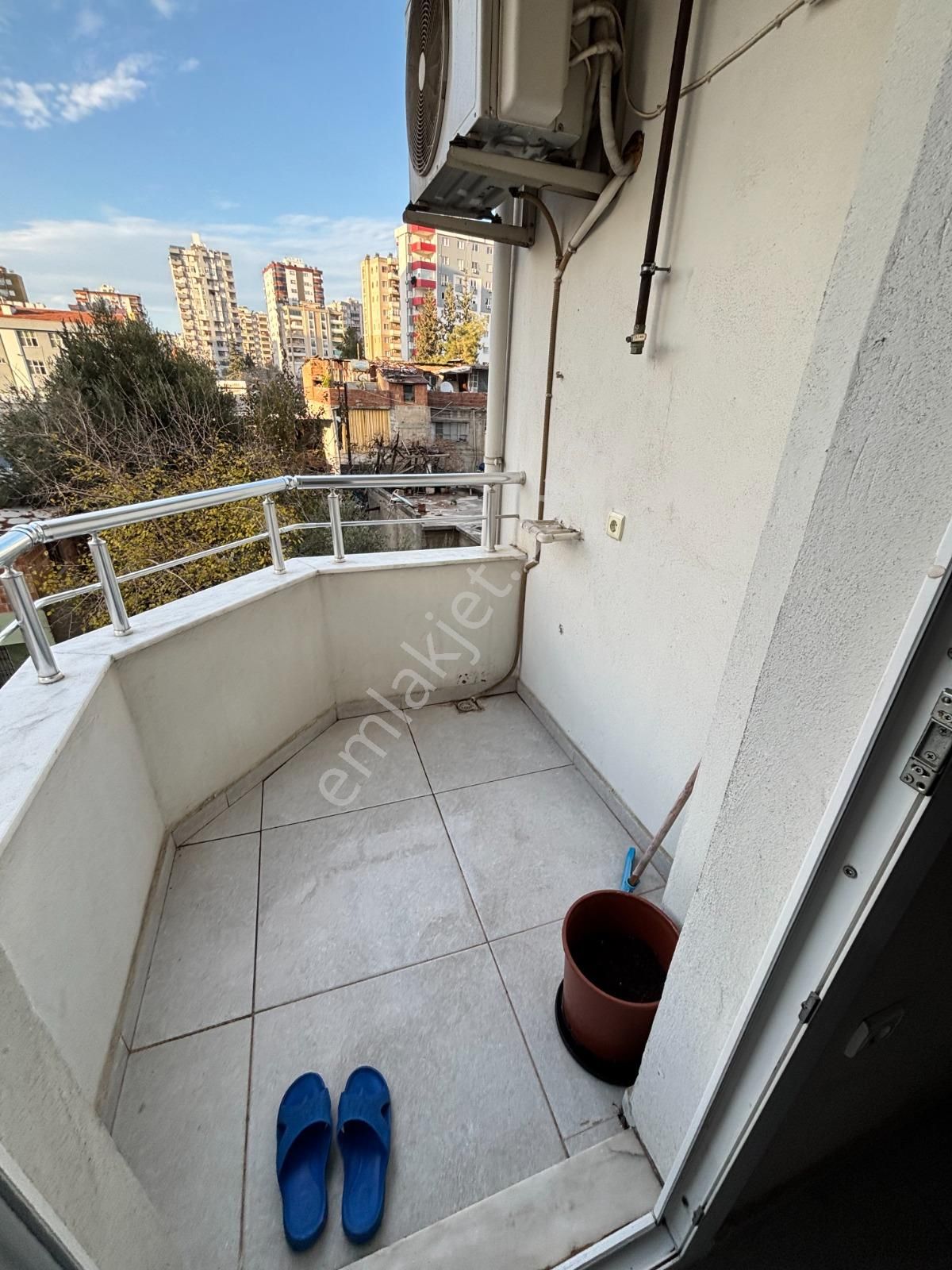 2+1huzurevleri 7yaş 85m2 Geniş 9-2katı Kdb Cephe Hasarsız 2bloklu Site 3,600,000tl - Görsel 4