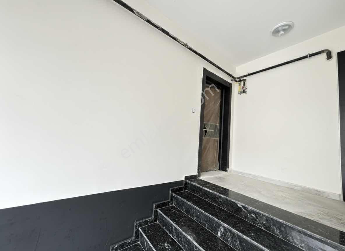 Çiğli Yeni Mah. 1+1 Kiralık Daire - Görsel 2