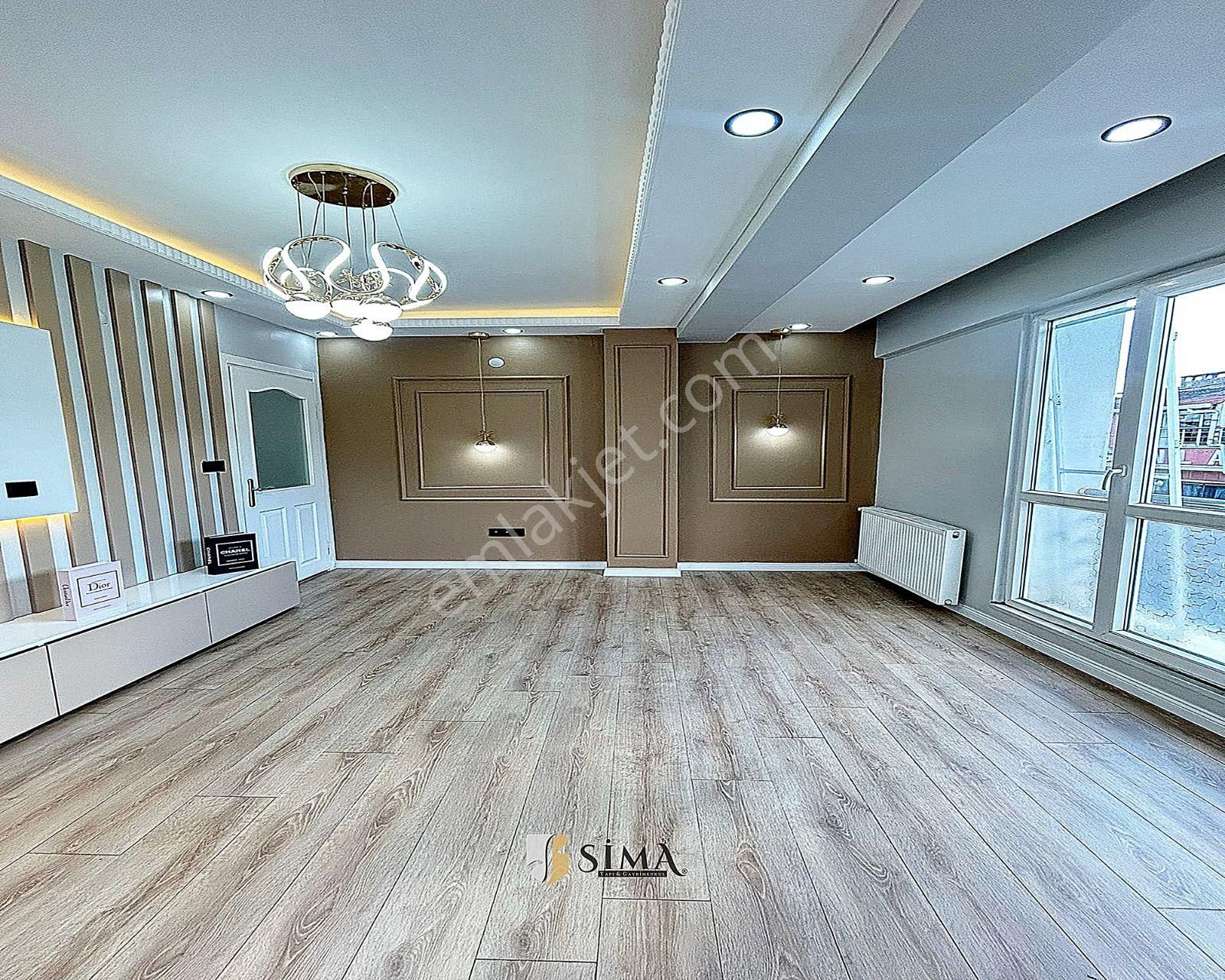 Metrobüse Yakın Ultra Lüks Genişm2 2+1 Arakat Daire!