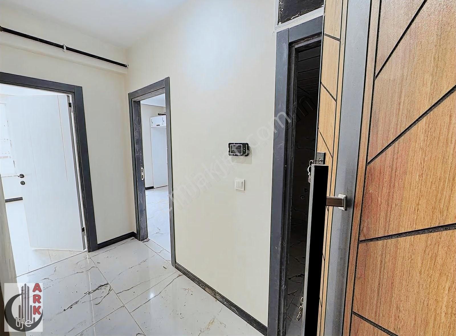 Ark Life'dan Çamlıca Mah.birlik Caddesi Yakını 66m² 2+0 Daire