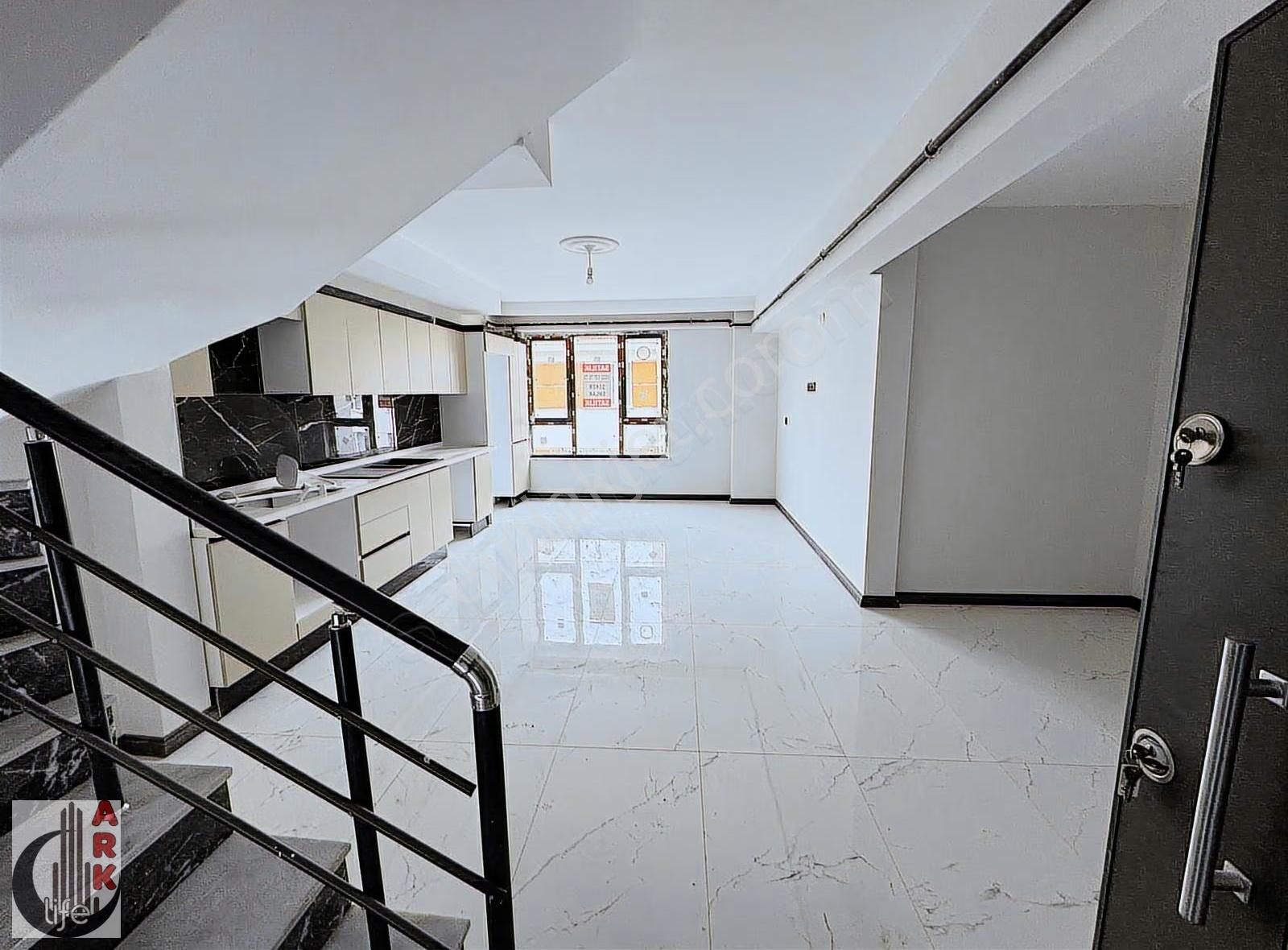 Ark Life'dan Emek Mah.şemsettin Günaltay Cad.yakını 4+1 Dubleks