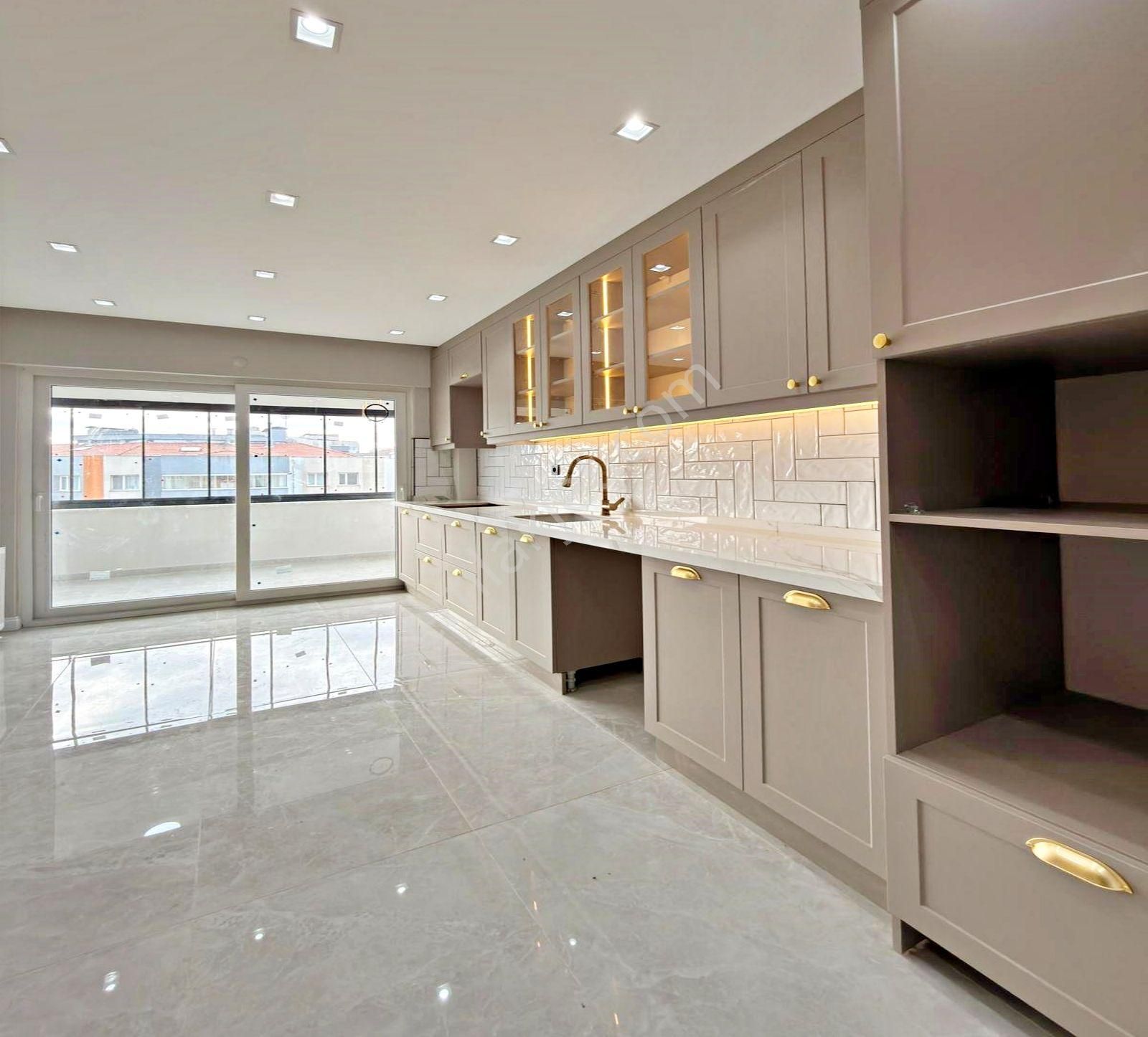 Beykentte Havuzlu Güvenlikli Sitede Ful Yapılı 4+1 Satılık Daire - Görsel 6