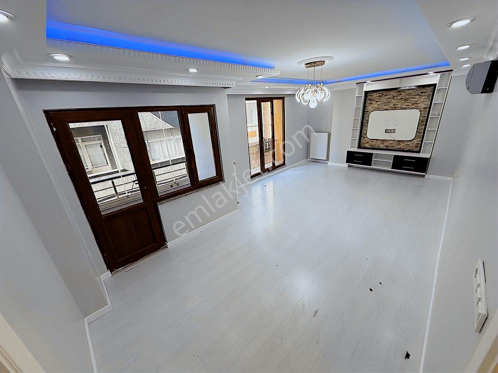 Home'dan Tramvay Dibinde Satılık 130m 3+1 Lüx Ara Kat Daire Acil