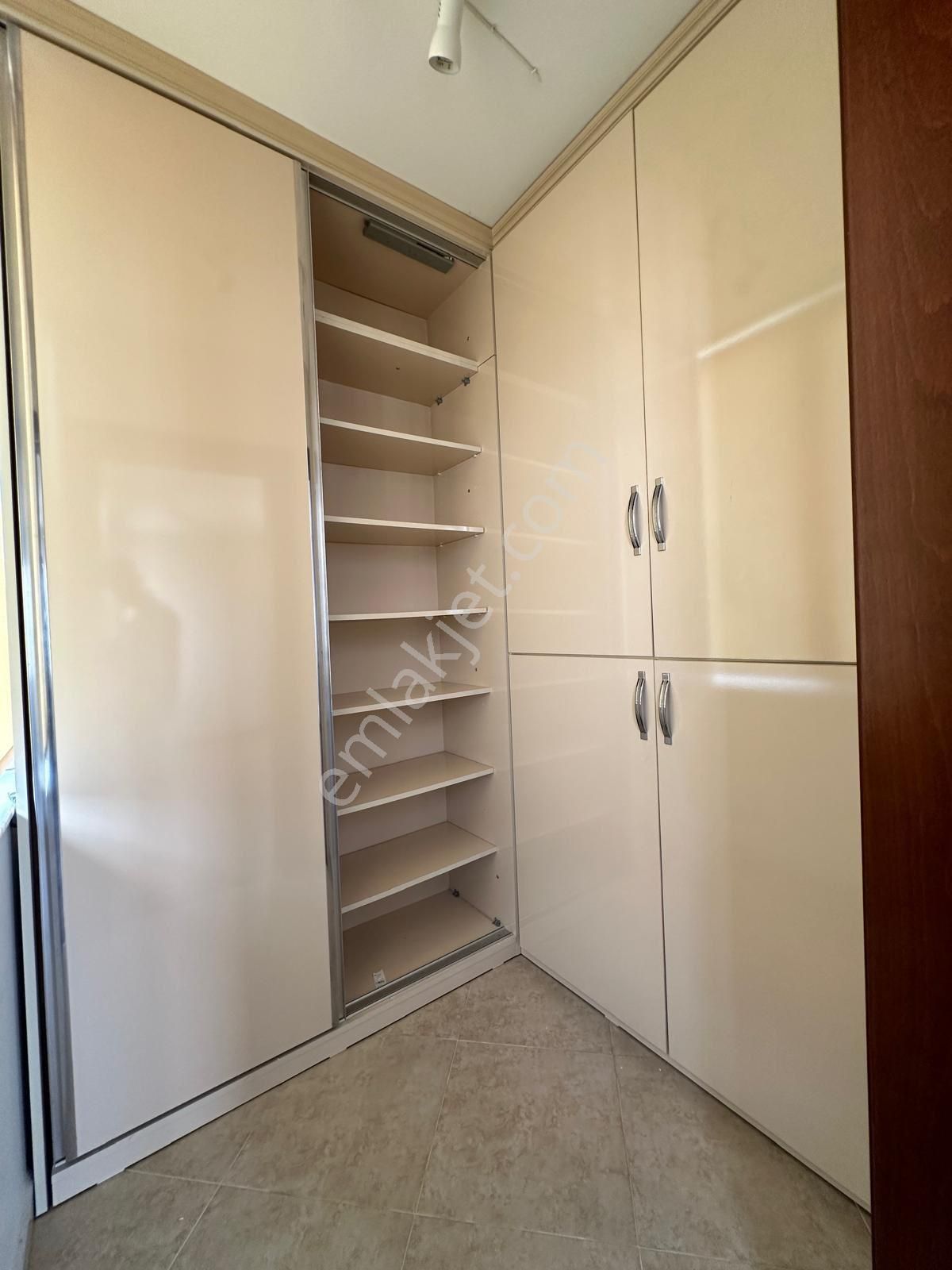 Gürselpaşa Mahallesinde 7/24 Güvenlikli Sitede 4+1 Lüks Kiralık Daire - Görsel 21