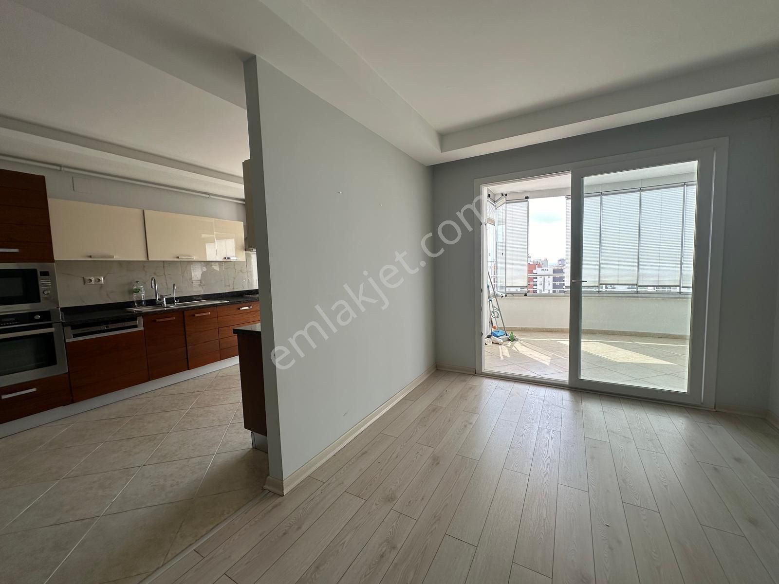 Gürselpaşa Mahallesinde 7/24 Güvenlikli Sitede 4+1 Lüks Kiralık Daire - Görsel 3