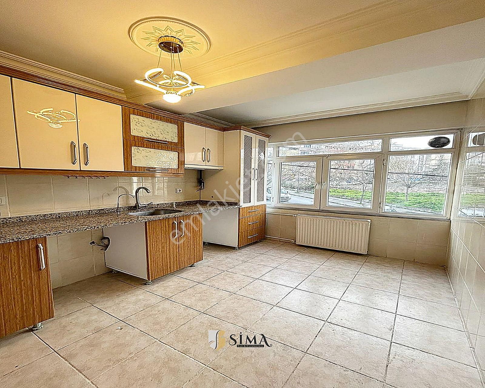 Cadde Üzeri Metrobüse 5dk! Aile Binasında Balkonlu Arakat Daire - Görsel 8