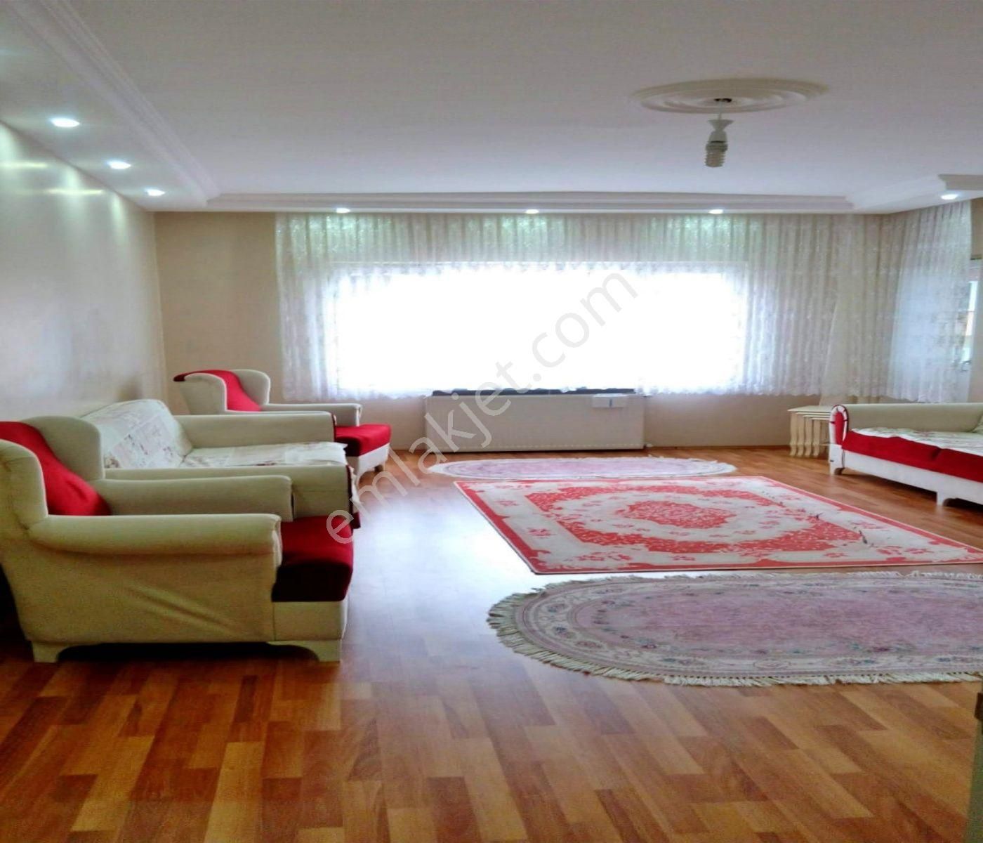 Silivri Çanta Çağdaşkent Sitesi'de Kiralık Geniş M2 3+1 Daire