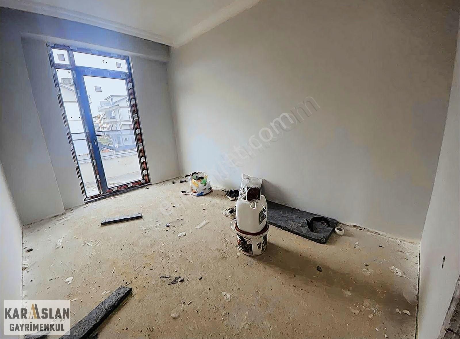 Başiskele Yeşilyurt Cadde Üstünde 2+1 Satılık Giriş Daire - Görsel 2