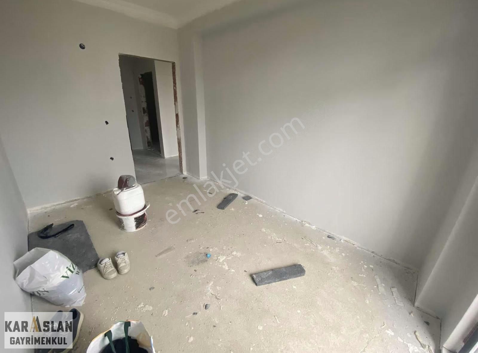 Başiskele Yeşilyurt Cadde Üstünde 2+1 Satılık Giriş Daire - Görsel 6
