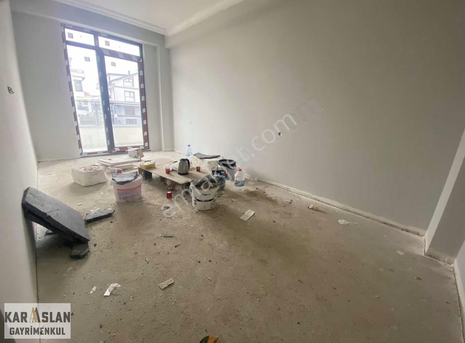 Başiskele Yeşilyurt Cadde Üstünde 2+1 Satılık Giriş Daire - Görsel 5