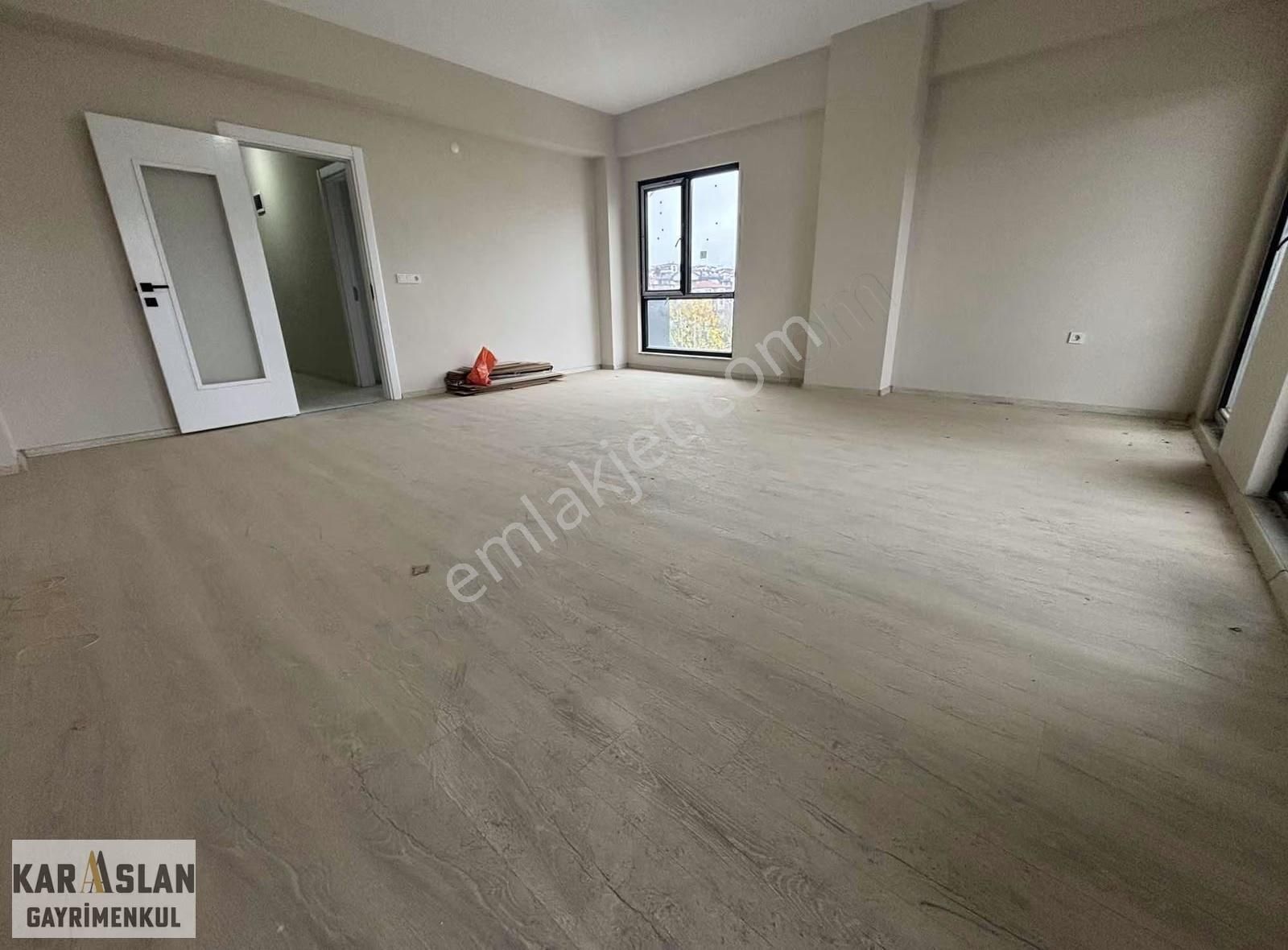 Başiskele Yeşilyurtta Cadde Üstü 3+1 Satılık Çatı Dubleks Daire - Görsel 9