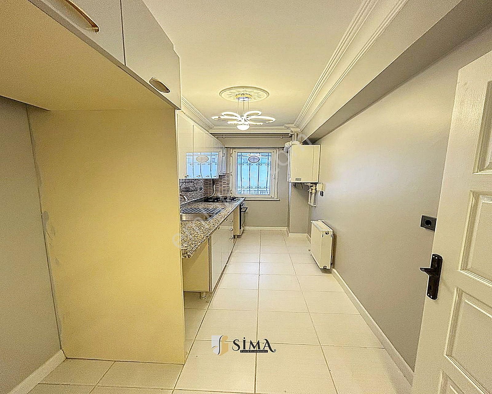 Metrobüse Yakın Merkezi Konumda Dekorlu 2+1 Daire - Görsel 14