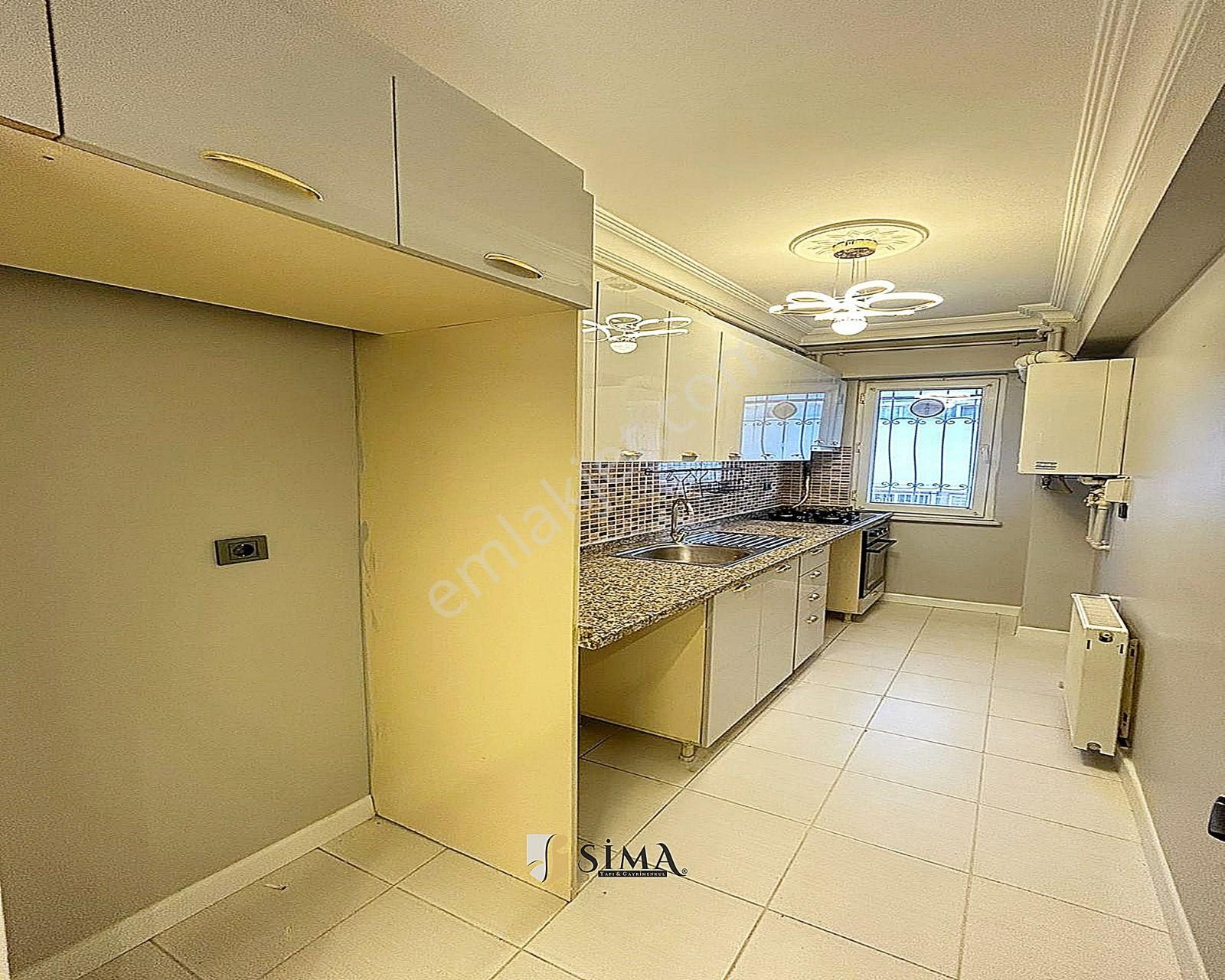 Metrobüse Yakın Merkezi Konumda Dekorlu 2+1 Daire - Görsel 13