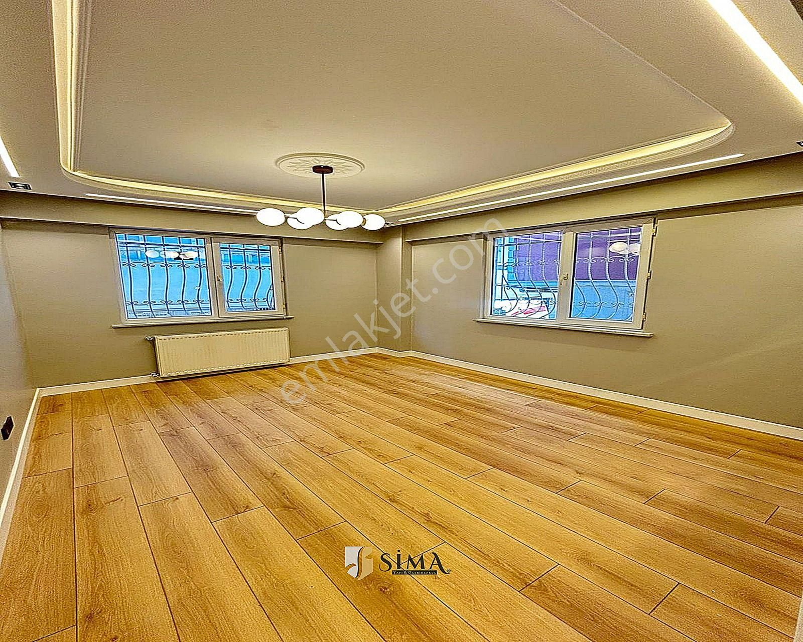 Metrobüse Yakın Merkezi Konumda Dekorlu 2+1 Daire