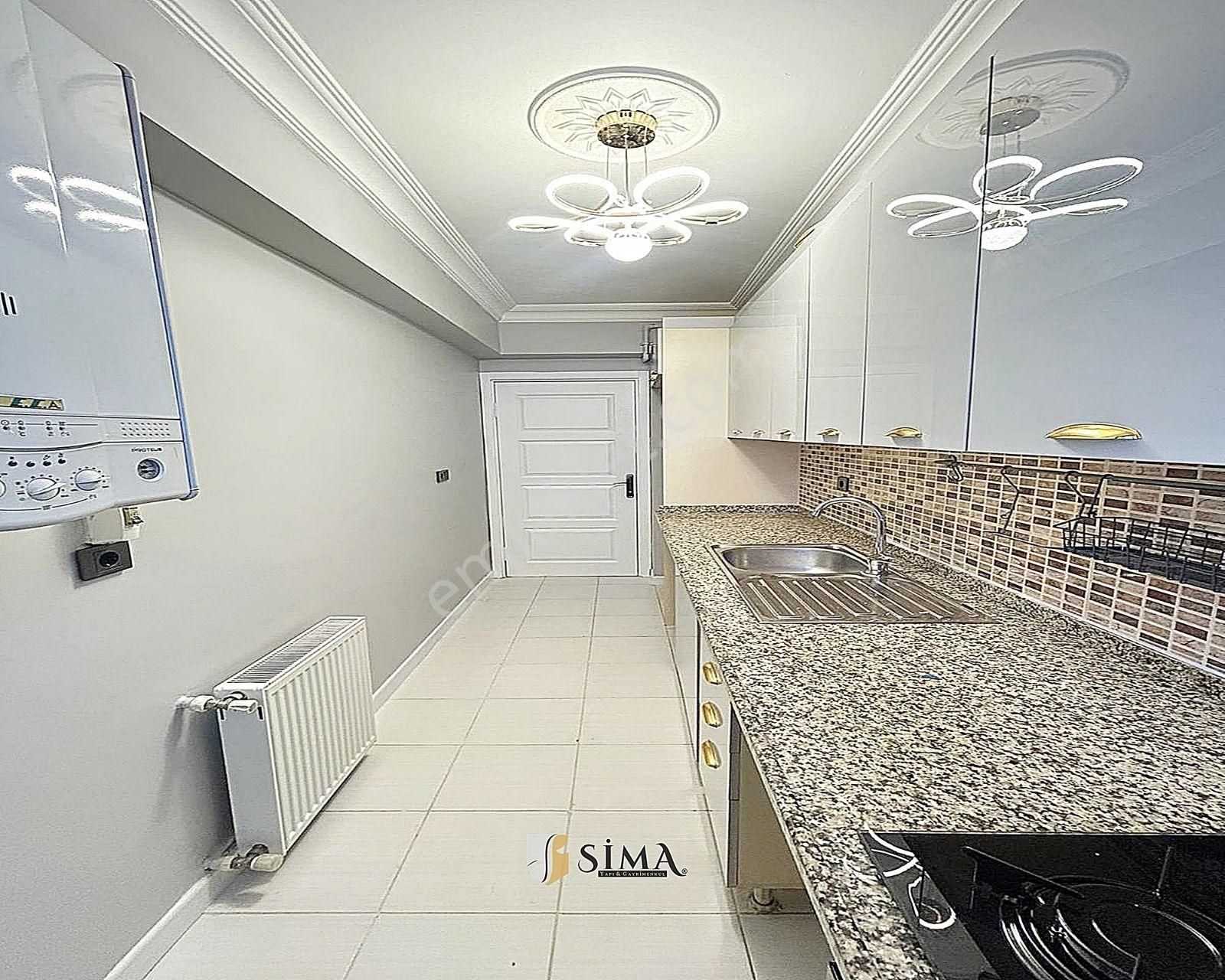 Metrobüse Yakın Merkezi Konumda Dekorlu 2+1 Daire - Görsel 16