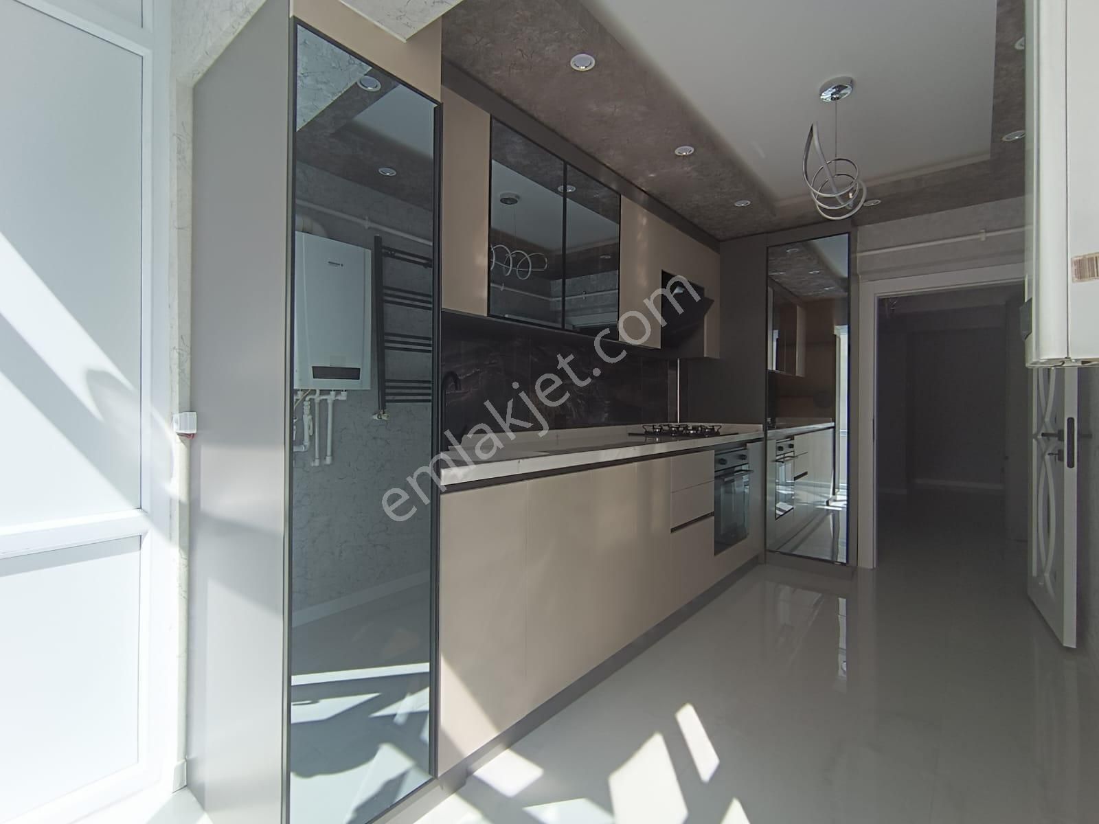 Sincan Mareşal Çakmak Mahallesinde 3+1 Satılık Ful Yapılı Daire