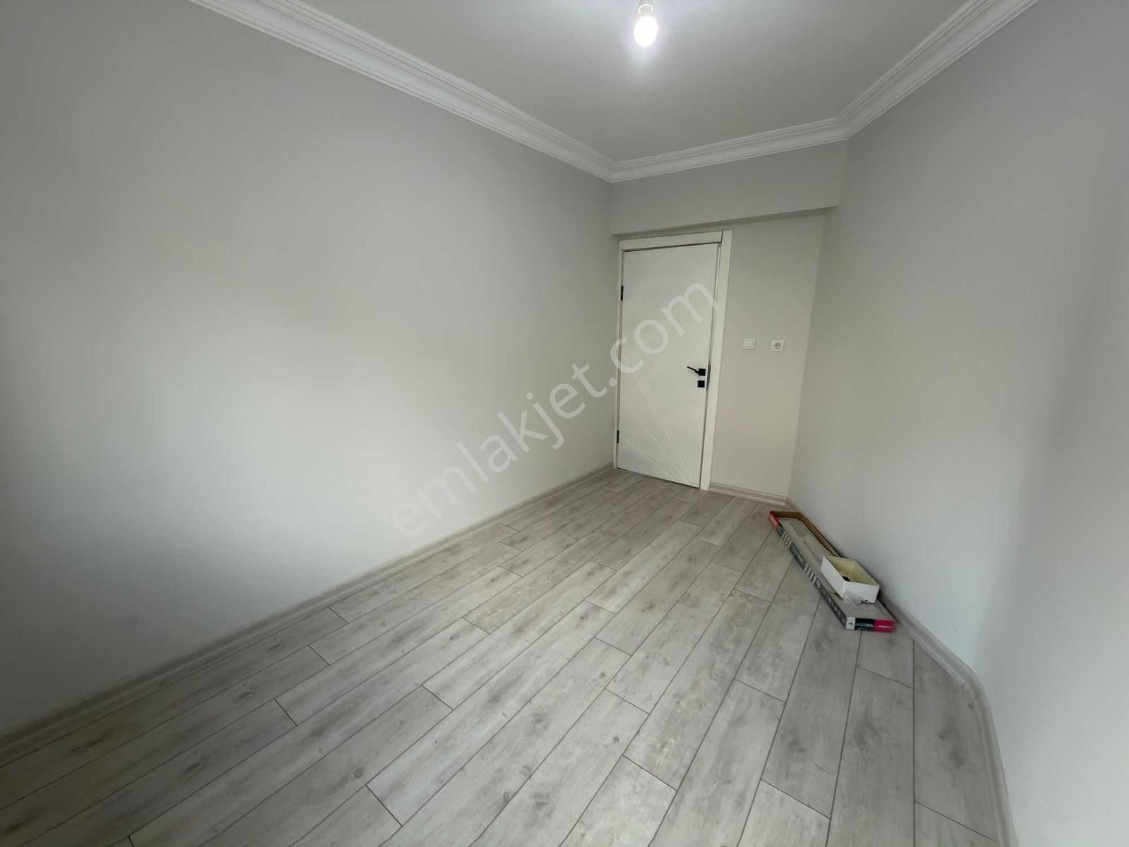 Etimesgut 30 Ağustos Mah.luks Yapılı Ön Cephe Ara Kat 3+1 Daire - Görsel 16