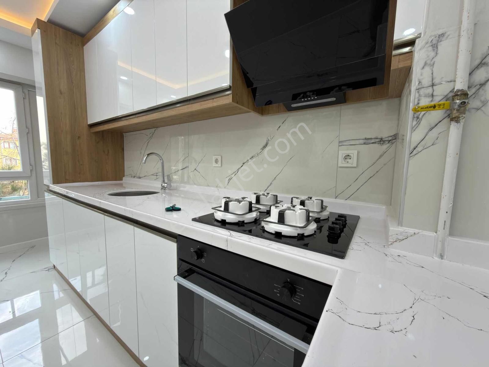 Etimesgut 30 Ağustos Mah.luks Yapılı Ön Cephe Ara Kat 3+1 Daire - Görsel 13