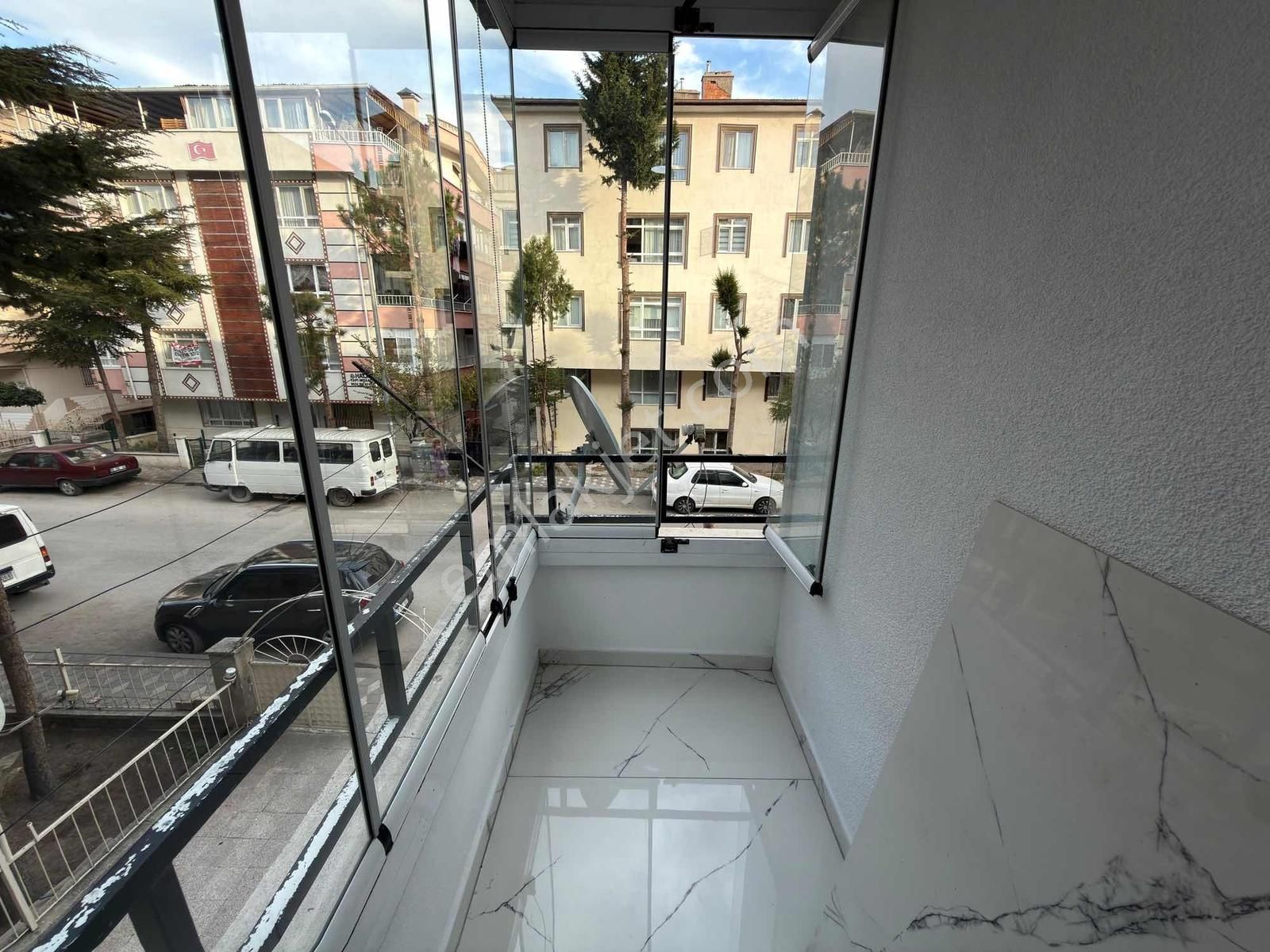 Etimesgut 30 Ağustos Mah.luks Yapılı Ön Cephe Ara Kat 3+1 Daire - Görsel 21