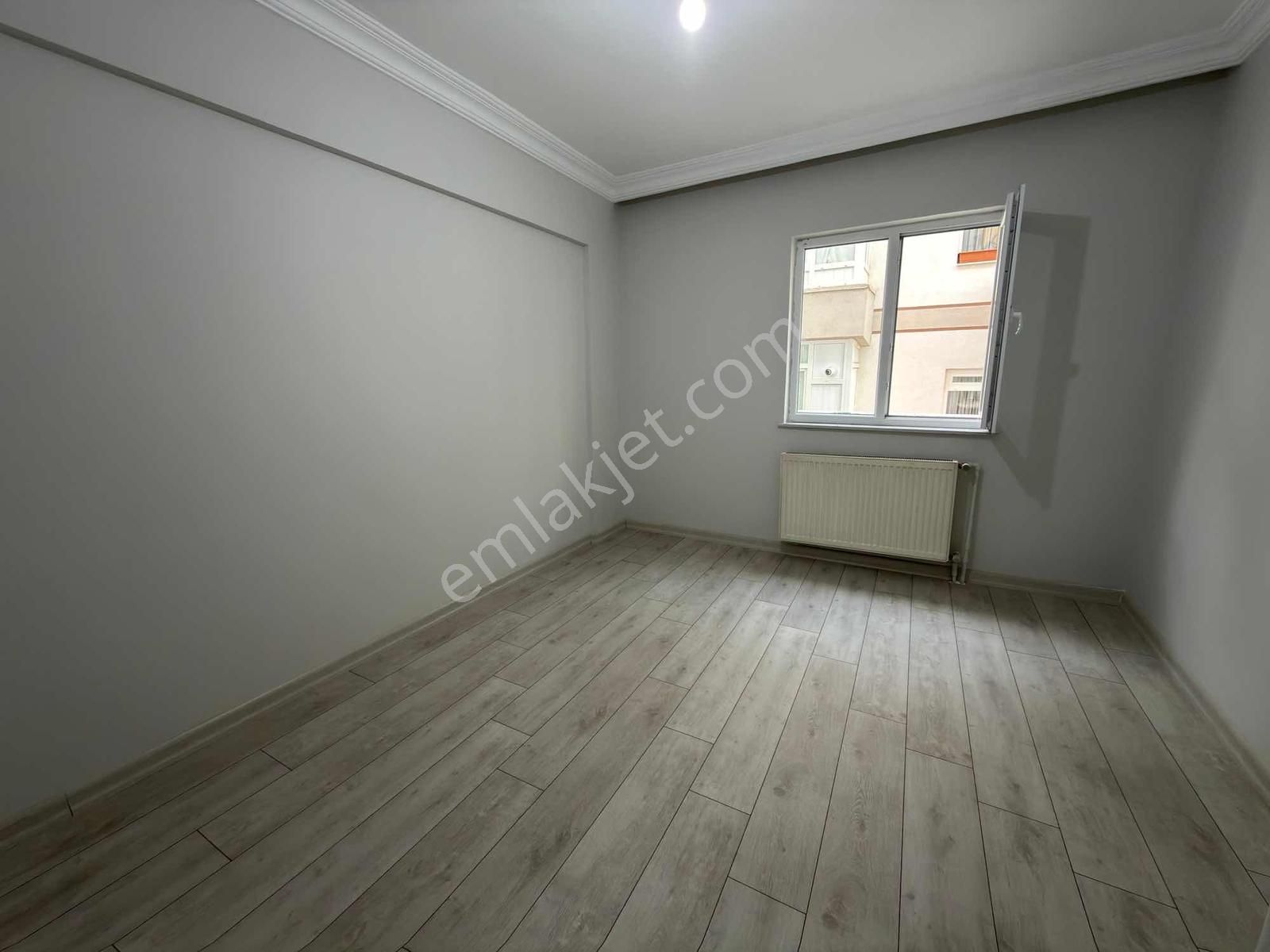 Etimesgut 30 Ağustos Mah.luks Yapılı Ön Cephe Ara Kat 3+1 Daire - Görsel 8