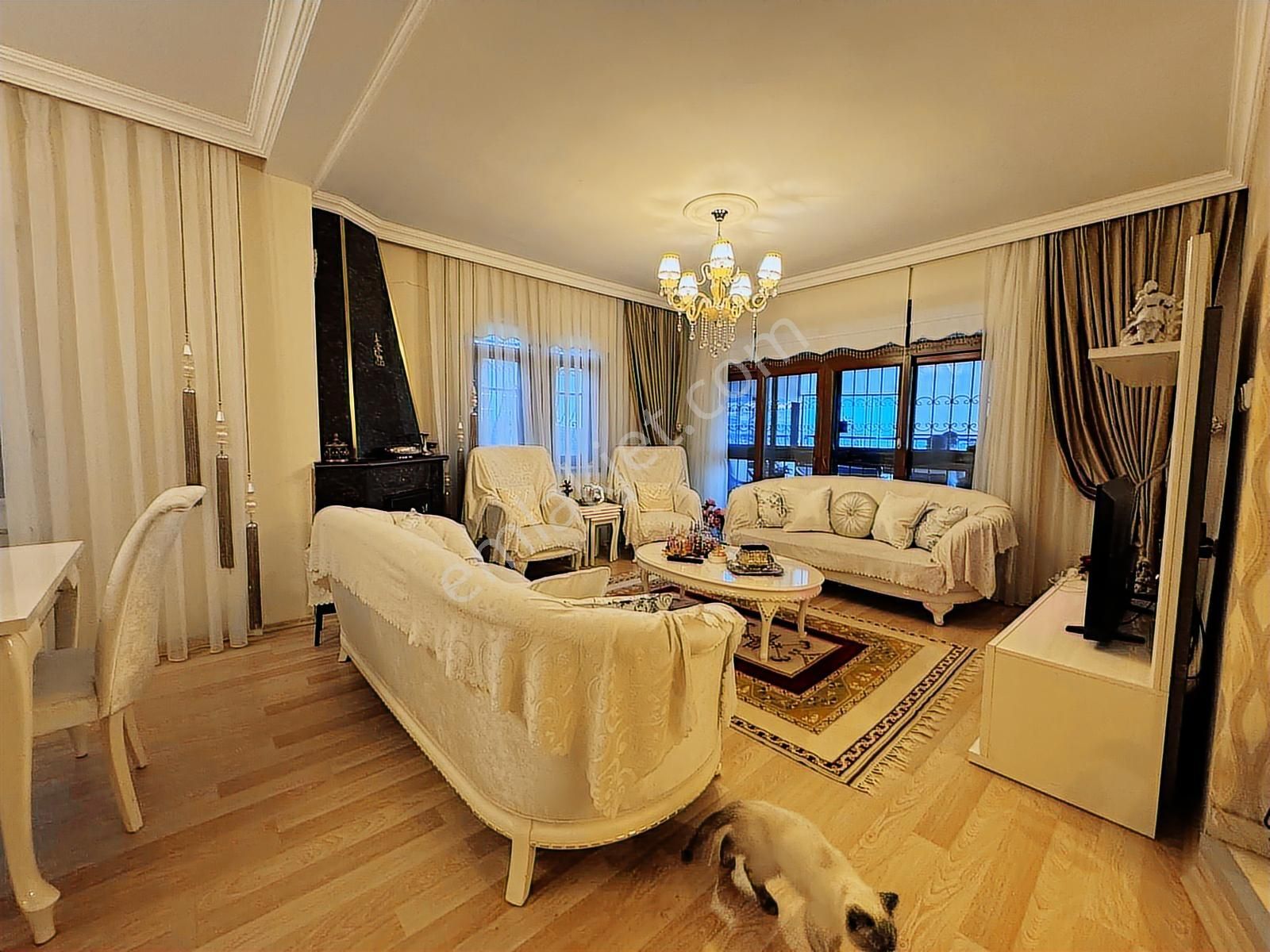 Büyükçekmece Yenimahallede Satılık 3+1 Deniz Manzaralı Villa - Görsel 3