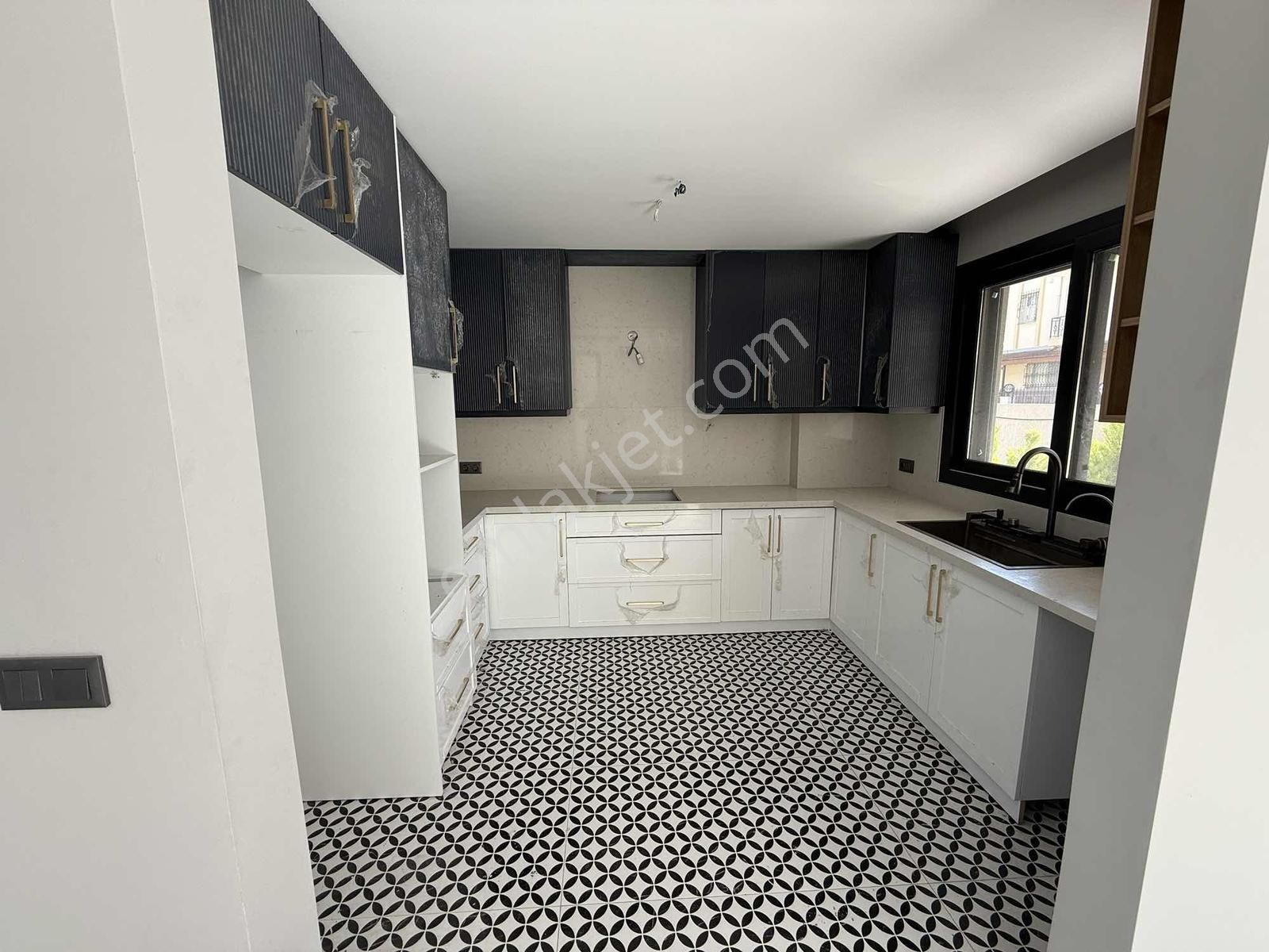 Karaova Avm Bölgesinde Satılık 4+1 Tek Müstakil Villla - Görsel 24