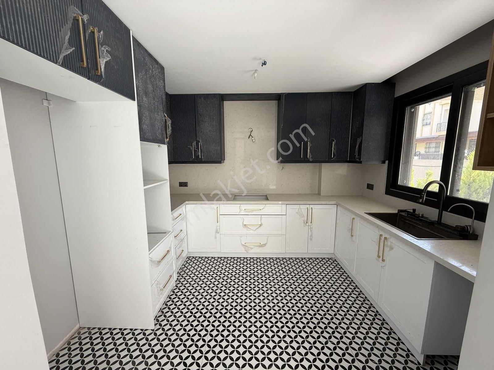 Karaova Avm Bölgesinde Satılık 4+1 Tek Müstakil Villla - Görsel 23