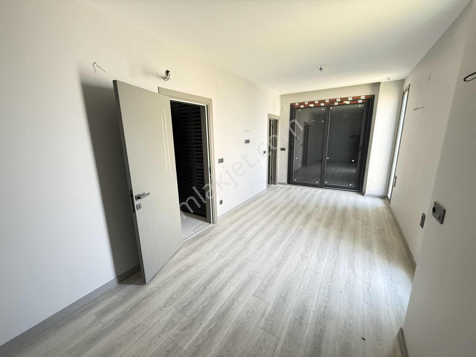 Karaova Avm Bölgesinde Satılık 4+1 Tek Müstakil Villla - Görsel 3