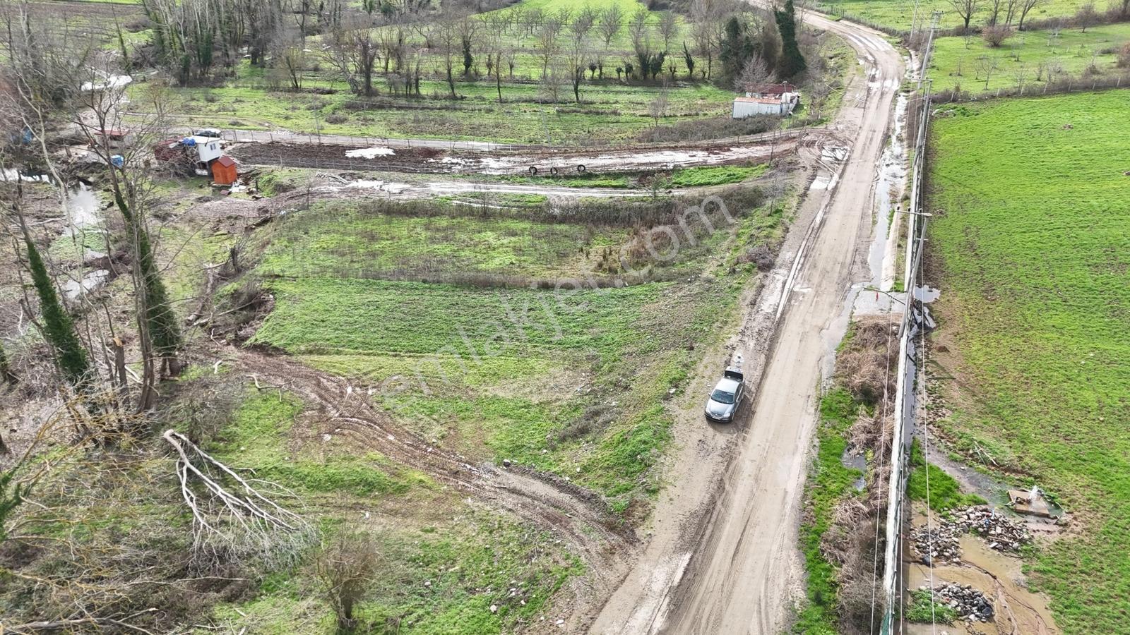Yola Cepheli, Dere Kenarında, İhsaniye Barajına Yakın Arazi - Görsel 3