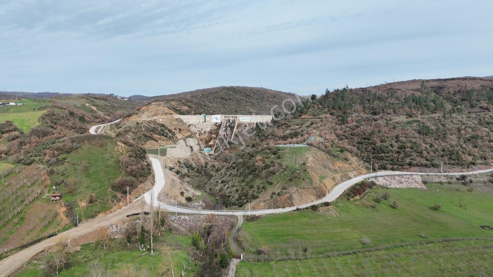 Yola Cepheli, Dere Kenarında, İhsaniye Barajına Yakın Arazi - Görsel 2