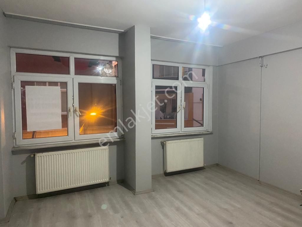 Bayrampaşa Altıntepsi Mahallesinde Yeni Sokakta / 2+1/80/2.kat/ Kiralık Daire - Görsel 2