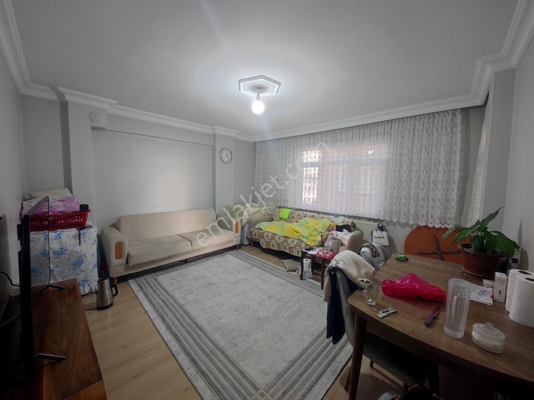 Yıldız Dan Metrobüse Yakın Safa Hastanesinin Orda Kredili Balkonlu Y-giriş 2+1