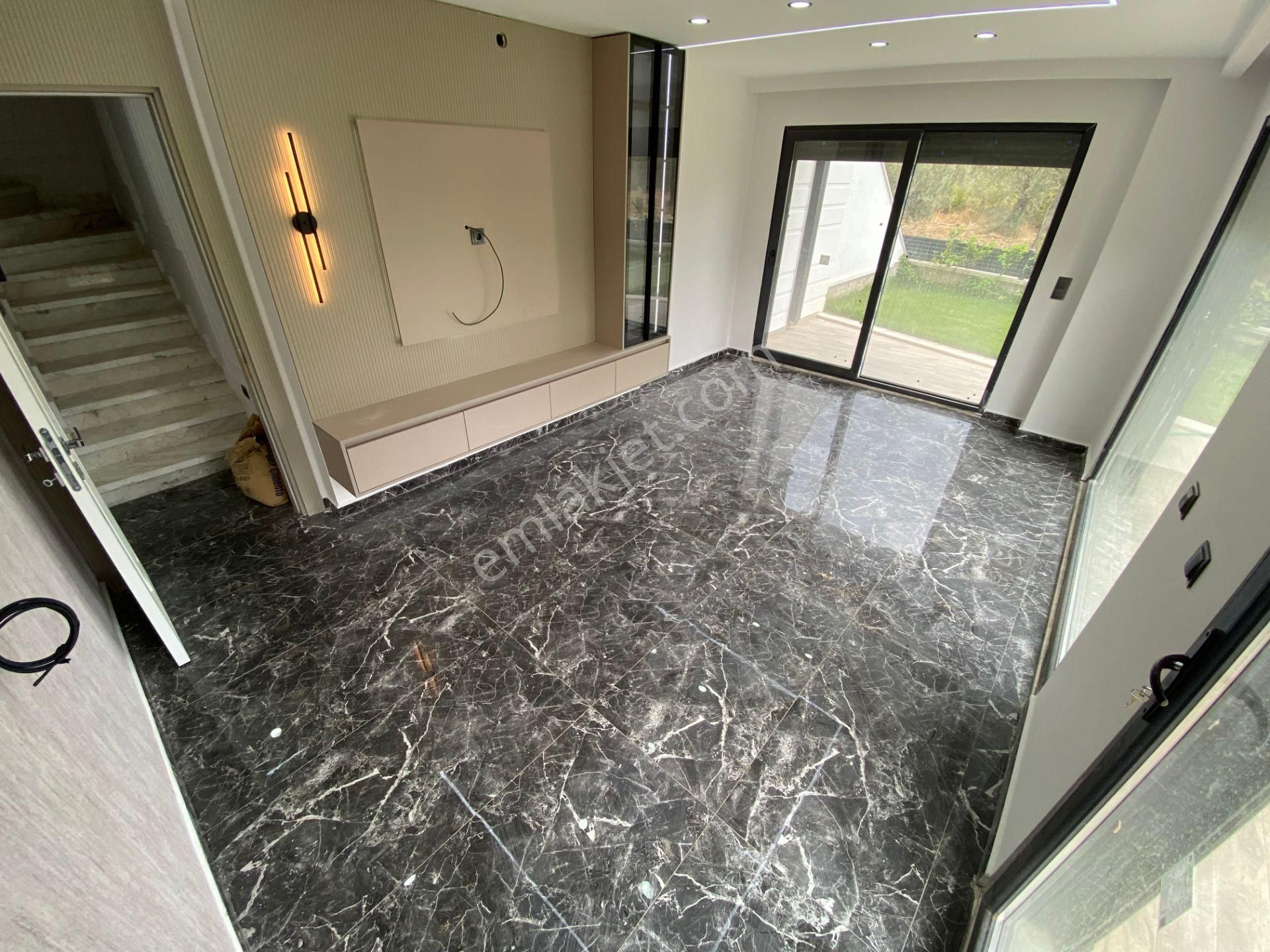 Mera Emlaktan Zeytinli'de Müstakil Bahçeli 260 M2 5+1 Lüx Villa - Görsel 7