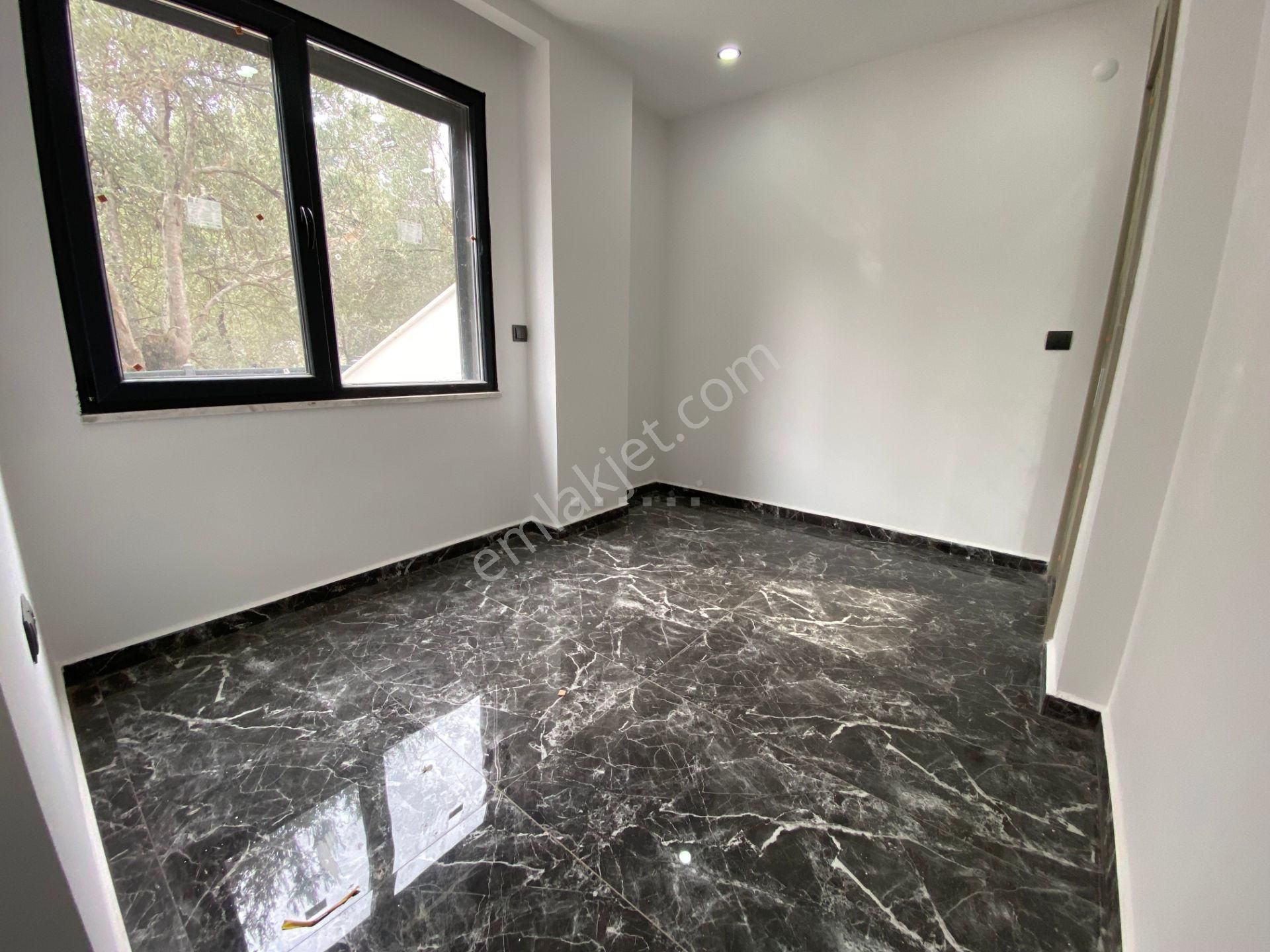 Mera Emlaktan Zeytinli'de Müstakil Bahçeli 260 M2 5+1 Lüx Villa - Görsel 12