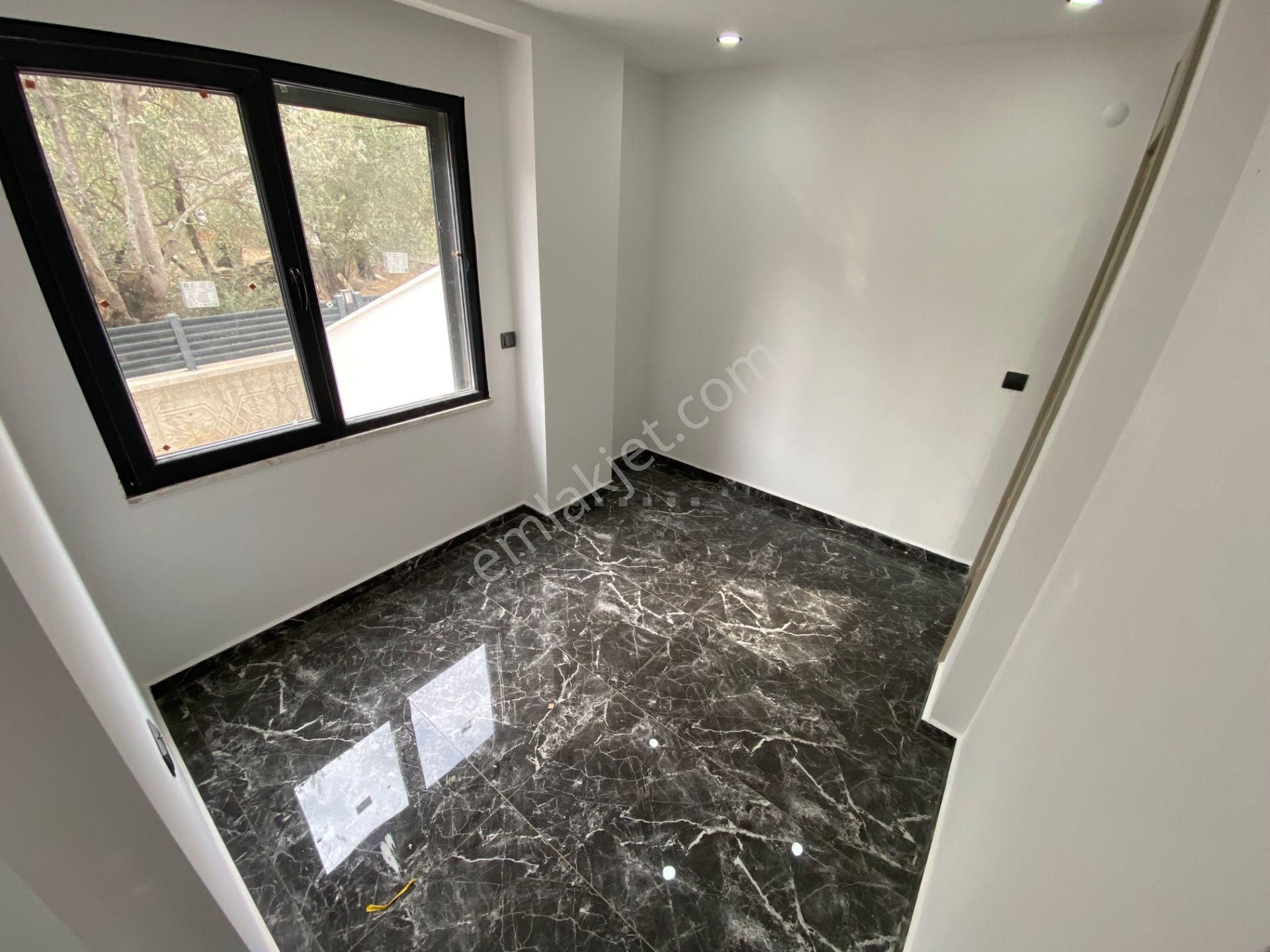 Mera Emlaktan Zeytinli'de Müstakil Bahçeli 260 M2 5+1 Lüx Villa - Görsel 11