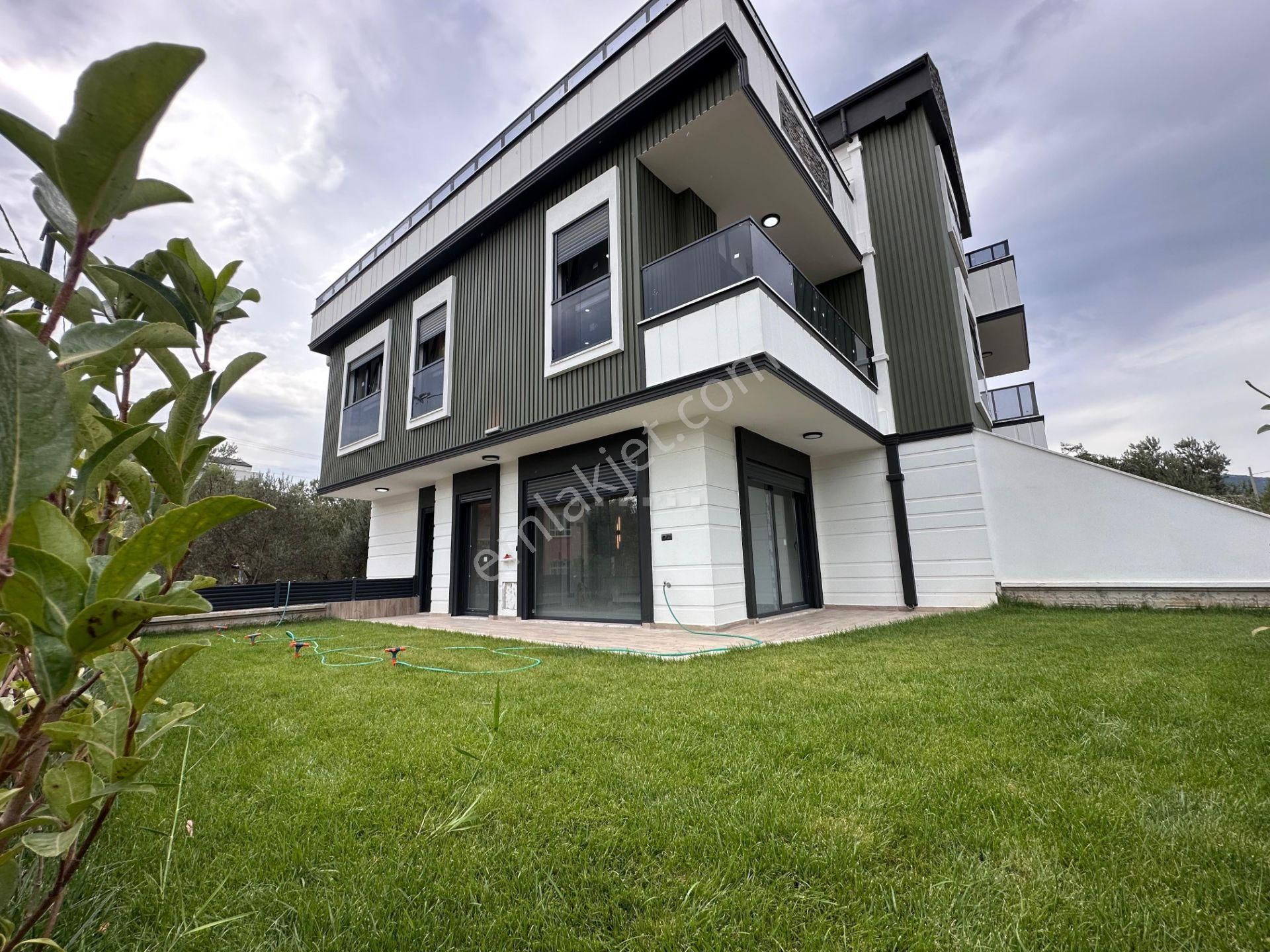 Mera Emlaktan Zeytinli'de Müstakil Bahçeli 260 M2 5+1 Lüx Villa