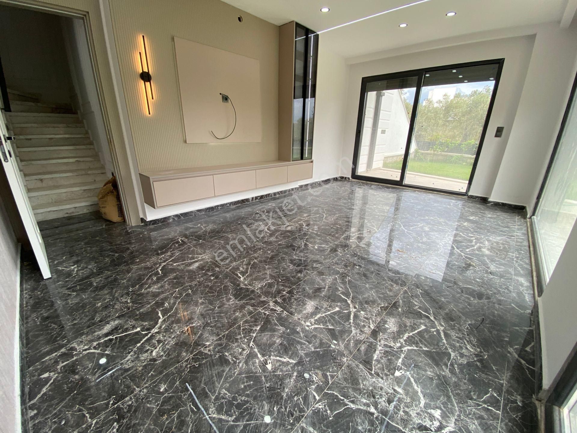 Mera Emlaktan Zeytinli'de Müstakil Bahçeli 260 M2 5+1 Lüx Villa - Görsel 18