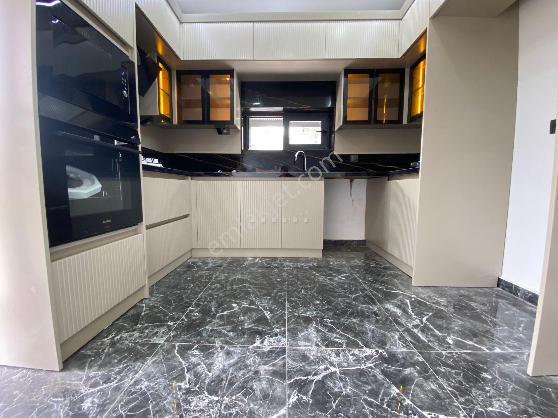 Mera Emlaktan Zeytinli'de Müstakil Bahçeli 260 M2 5+1 Lüx Villa - Görsel 8