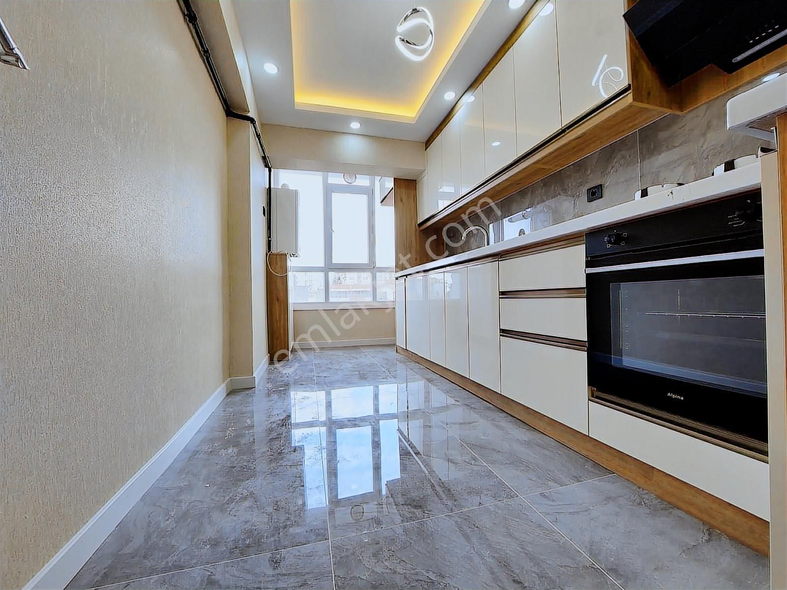 Süvari Mah Ahi Mesut Bulvar Yakını Satılık 3+1 Kat Ta Ful Yapılı - Görsel 23