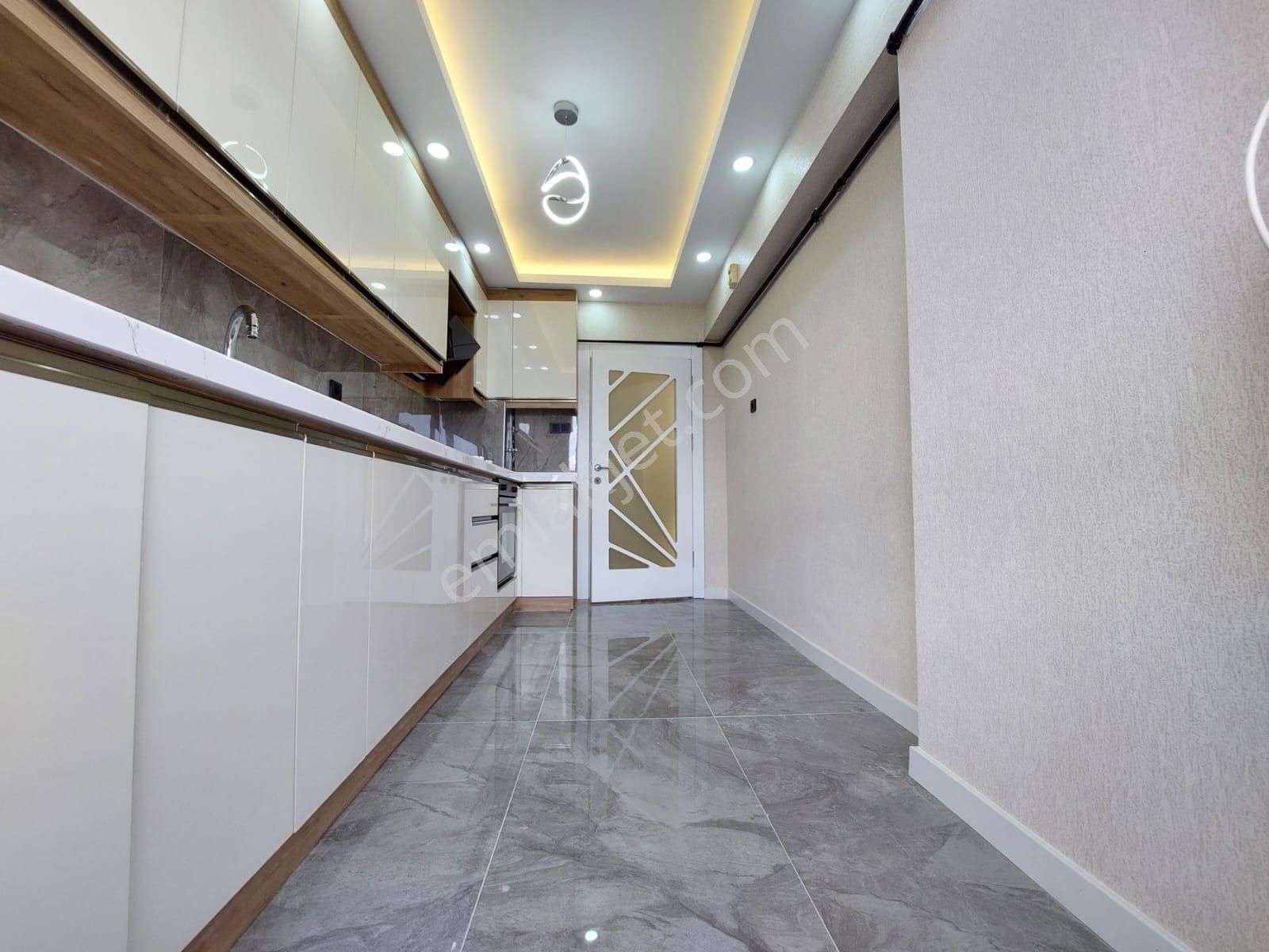 Süvari Mah Ahi Mesut Bulvar Yakını Satılık 3+1 Kat Ta Ful Yapılı - Görsel 12