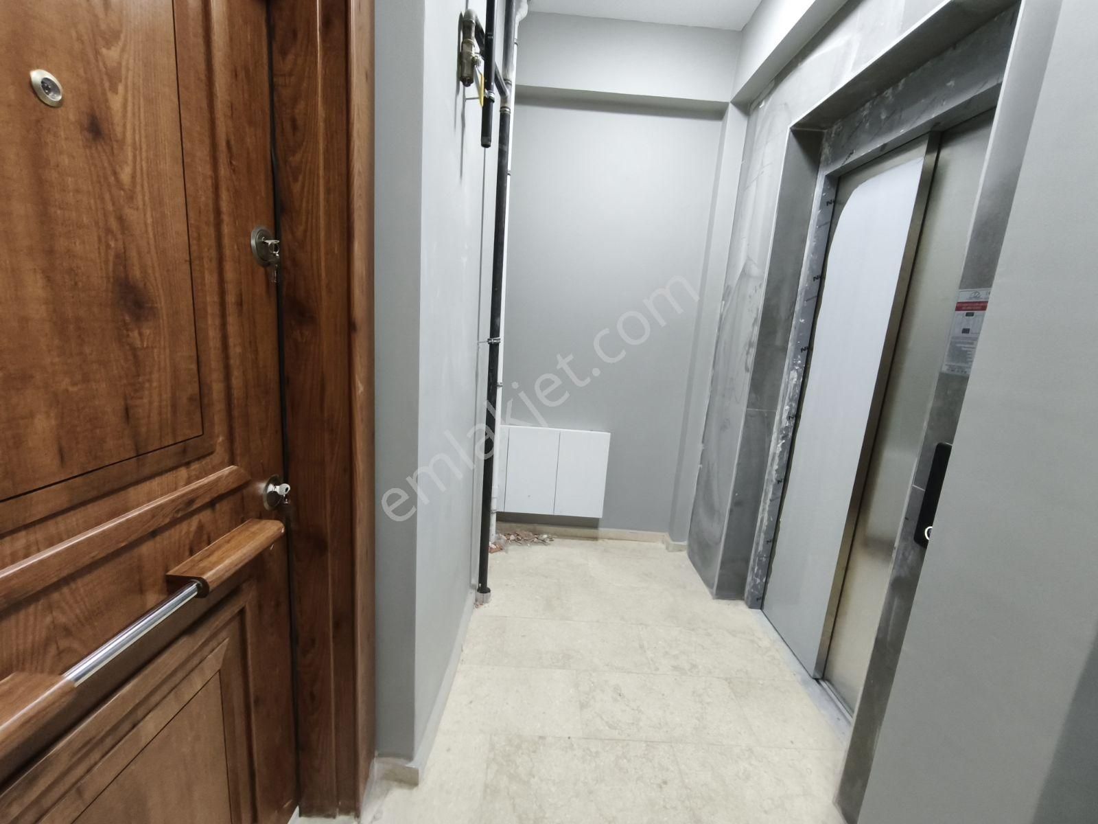 Çamlık Ta Metroya Yürüme Ebeveyn Banyolu Sıfır Balkonlu 3+1 - Görsel 19