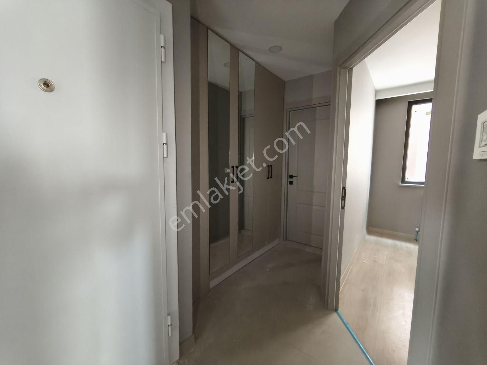 Çamlık Ta Metroya Yürüme Ebeveyn Banyolu Sıfır Balkonlu 3+1 - Görsel 17