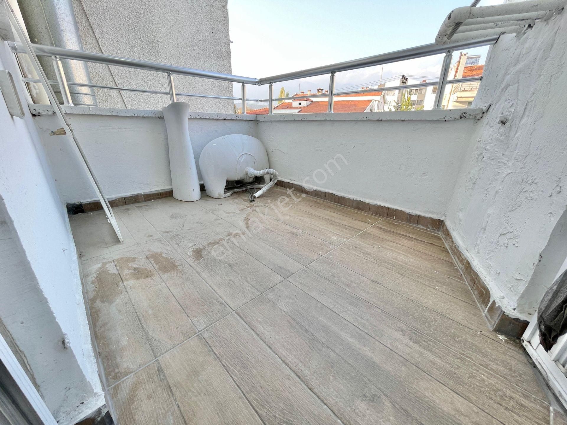 Berkay Demirel'den Akçay Merkezde Denize 70 Metre 2+1 Daire - Görsel 21