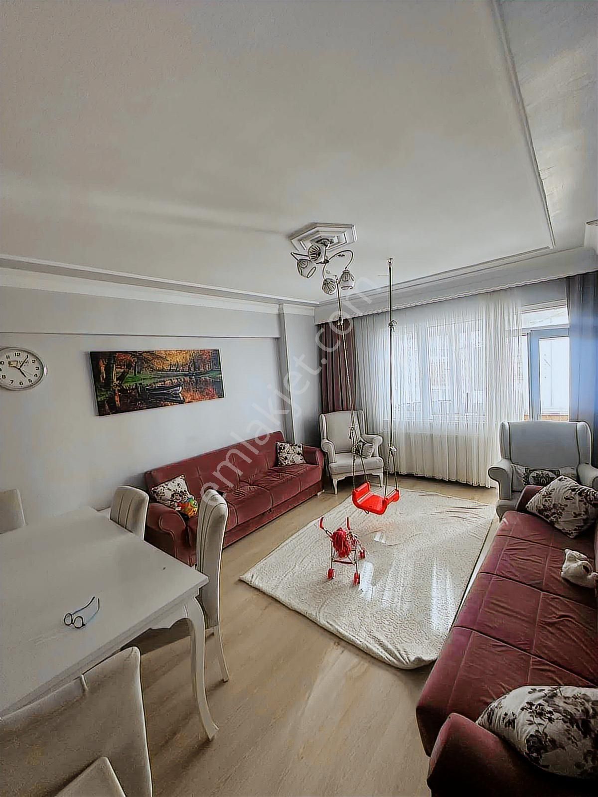 Yeşilpınar"da 2+1 Satılık 100mt Krediye Uygun 2.kat Balkonlu