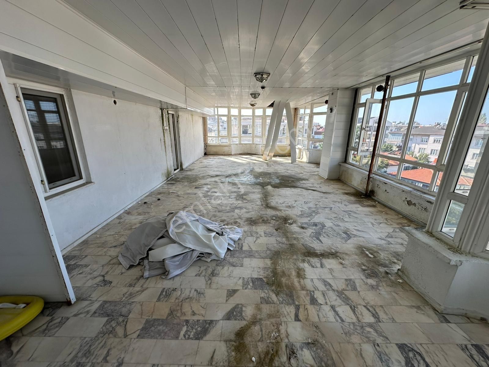 Doradan Akçay Merkez'de Ön Cephe Ebeveyn B. 4+1 Satılık Dublex - Görsel 2