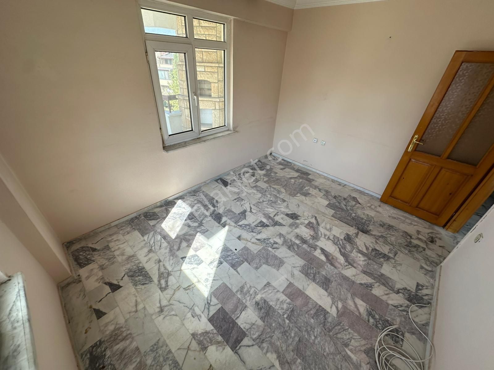 Doradan Akçay Merkez'de Ön Cephe Ebeveyn B. 4+1 Satılık Dublex - Görsel 16