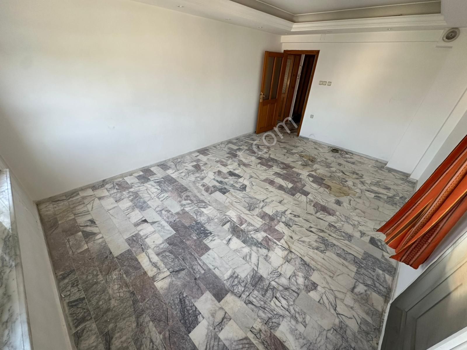 Doradan Akçay Merkez'de Ön Cephe Ebeveyn B. 4+1 Satılık Dublex - Görsel 3