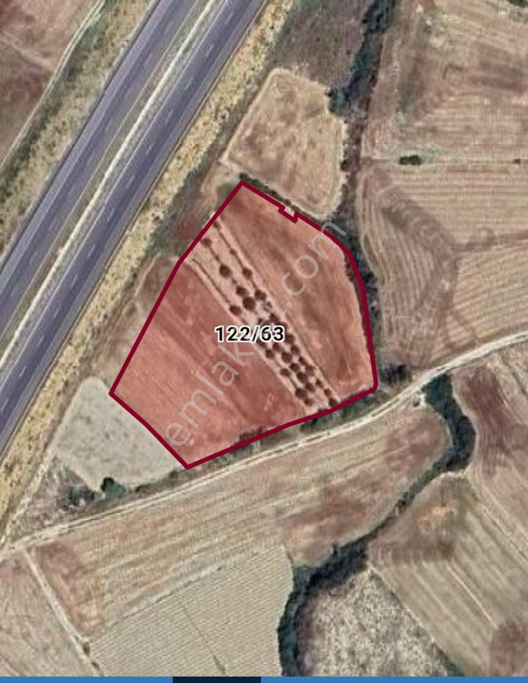 Otobana Sıfır 1.140 M2 Satılık Resmi Yollu Tarla