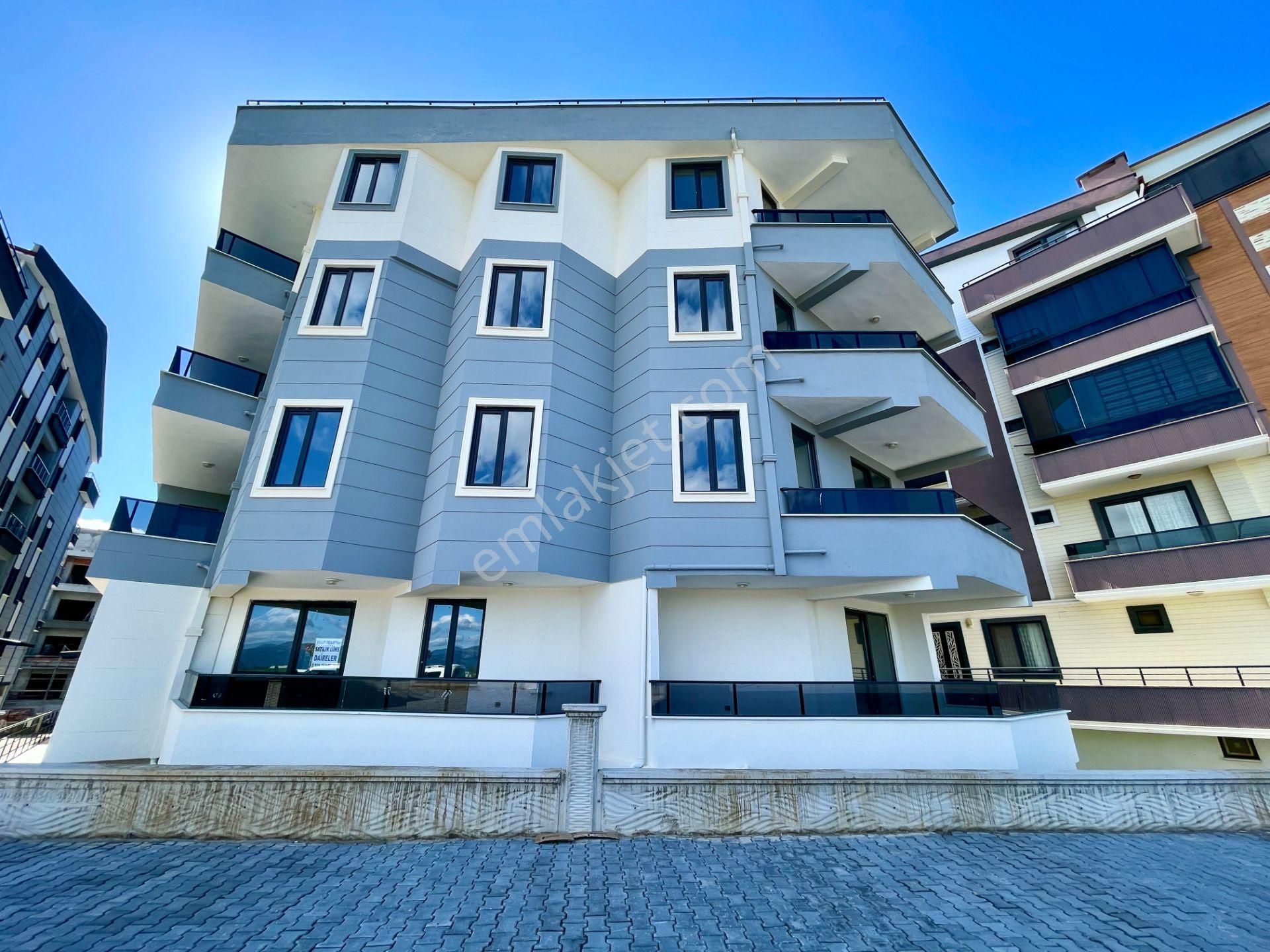 Berkay Demirel'den Akçayda Satılık Sıfır Lüks Arakat 1+1 Daire