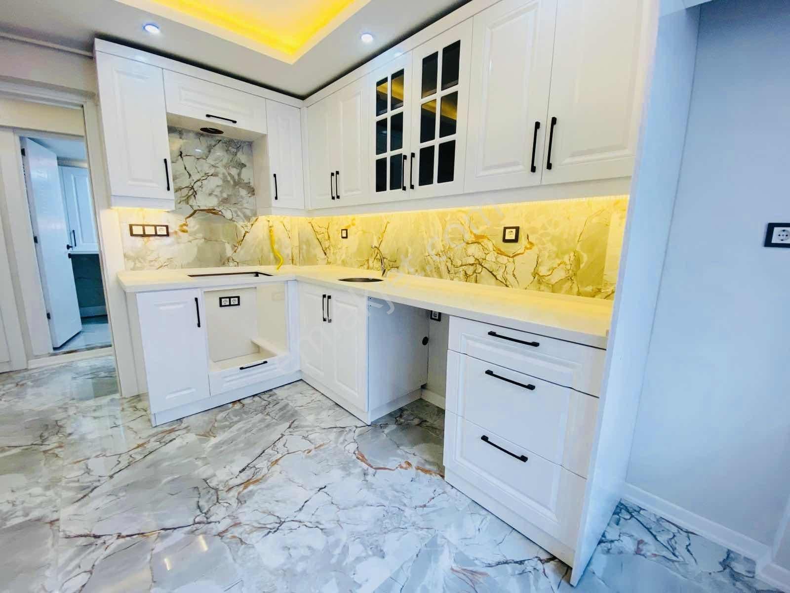 İbrahim Çelebi Mevki 3+1 Lüks Ara Kat Fırsatı